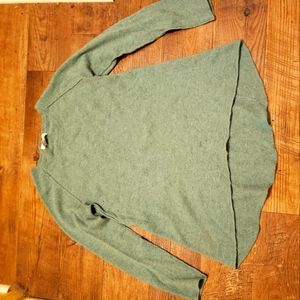 100% light green cashmere sweater